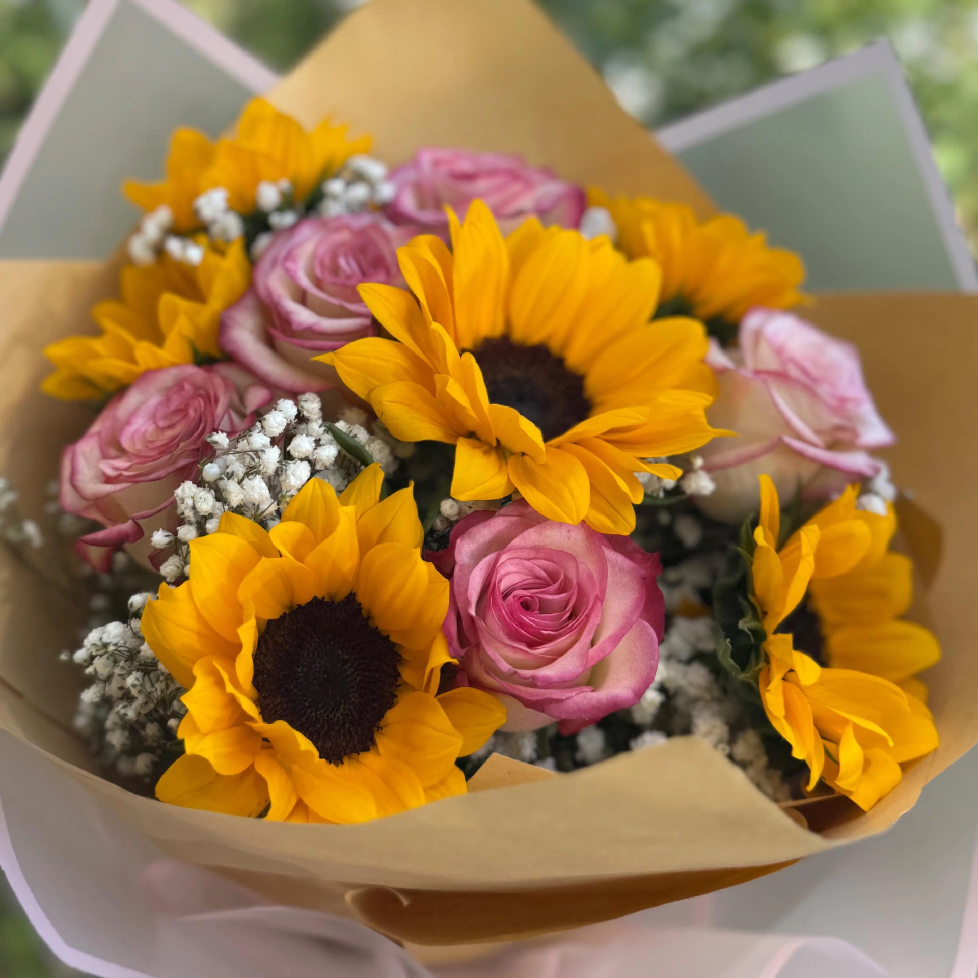 Ramo Girasoles y rosas