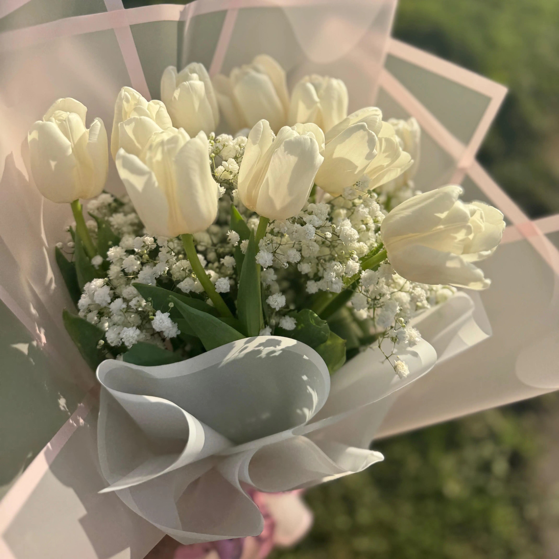 Ramo de tulipanes blancos