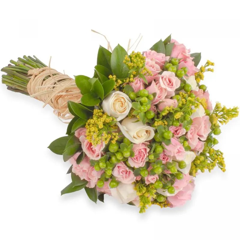Diane ramo de novia - minirosas rosadas, rosas blancas, e hypericum verde