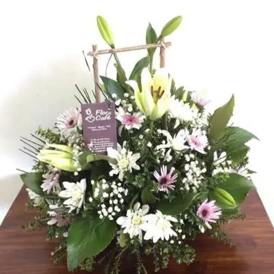 Fantasía Canastilla de Condolencias – Flores Mixtas | Flor d