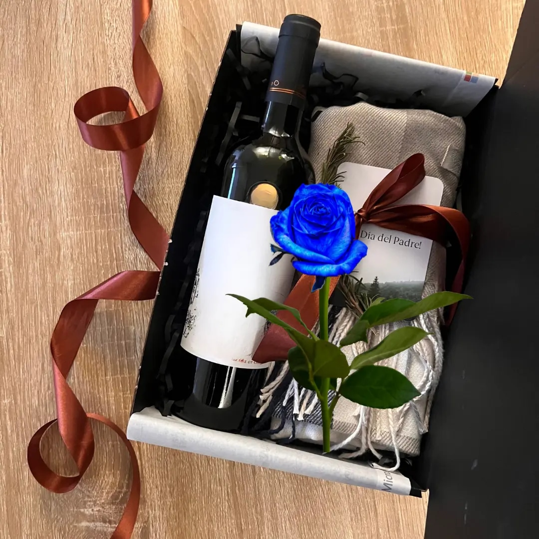 Invierno - Box con una rosa (Elige Color), vino y Bufanda